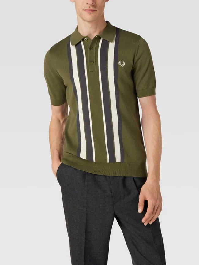 Fred Perry Poloshirt Mit Brand-Stitching Modell 'Striped Knitted Shirt' - Olivgrün 4 Fred Perry Poloshirt Mit Brand-Stitching Modell 'Striped Knitted Shirt' - Olivgrün – Bild 4