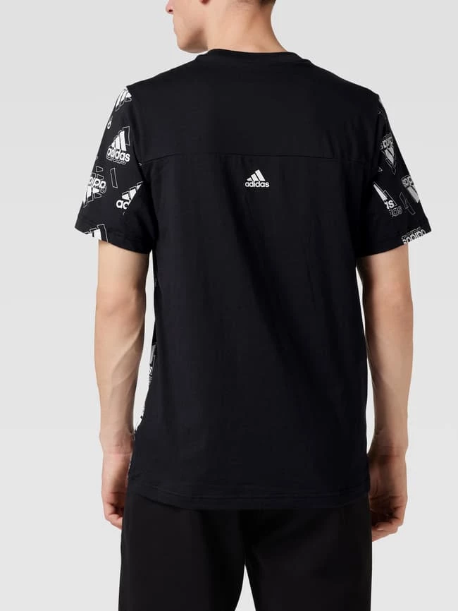 ADIDAS SPORTSWEAR T-Shirt Mit Allover-Logo - Schwarz 5 ADIDAS SPORTSWEAR T-Shirt Mit Allover-Logo - Schwarz – Bild 5